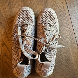 Stylish Women's Knit Sneakers